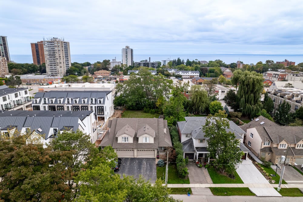 2304 Sovereign Street, Oakville