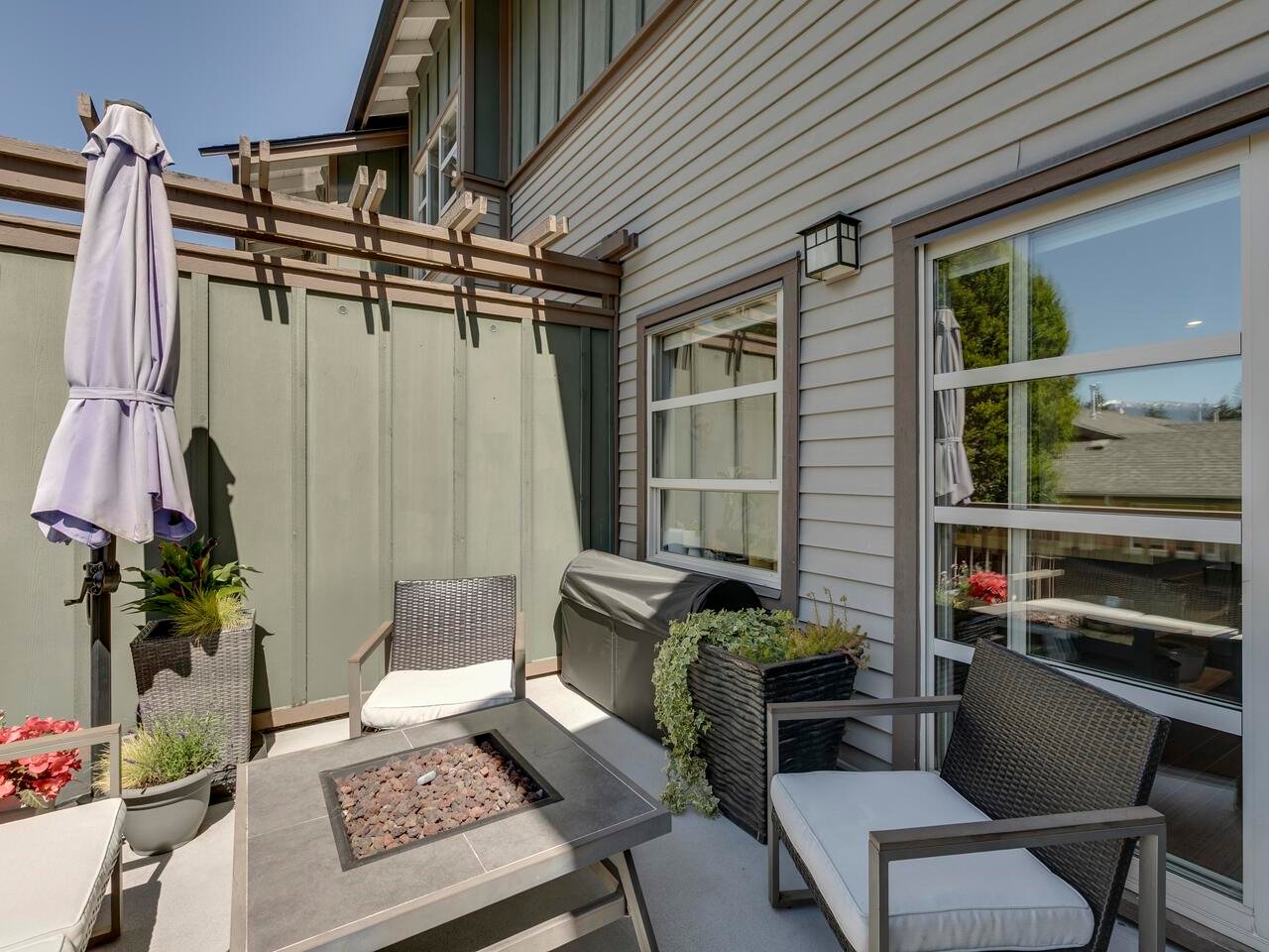 1196 Village Green Wy