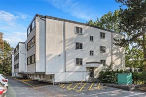 401-1124 Esquimalt Rd
