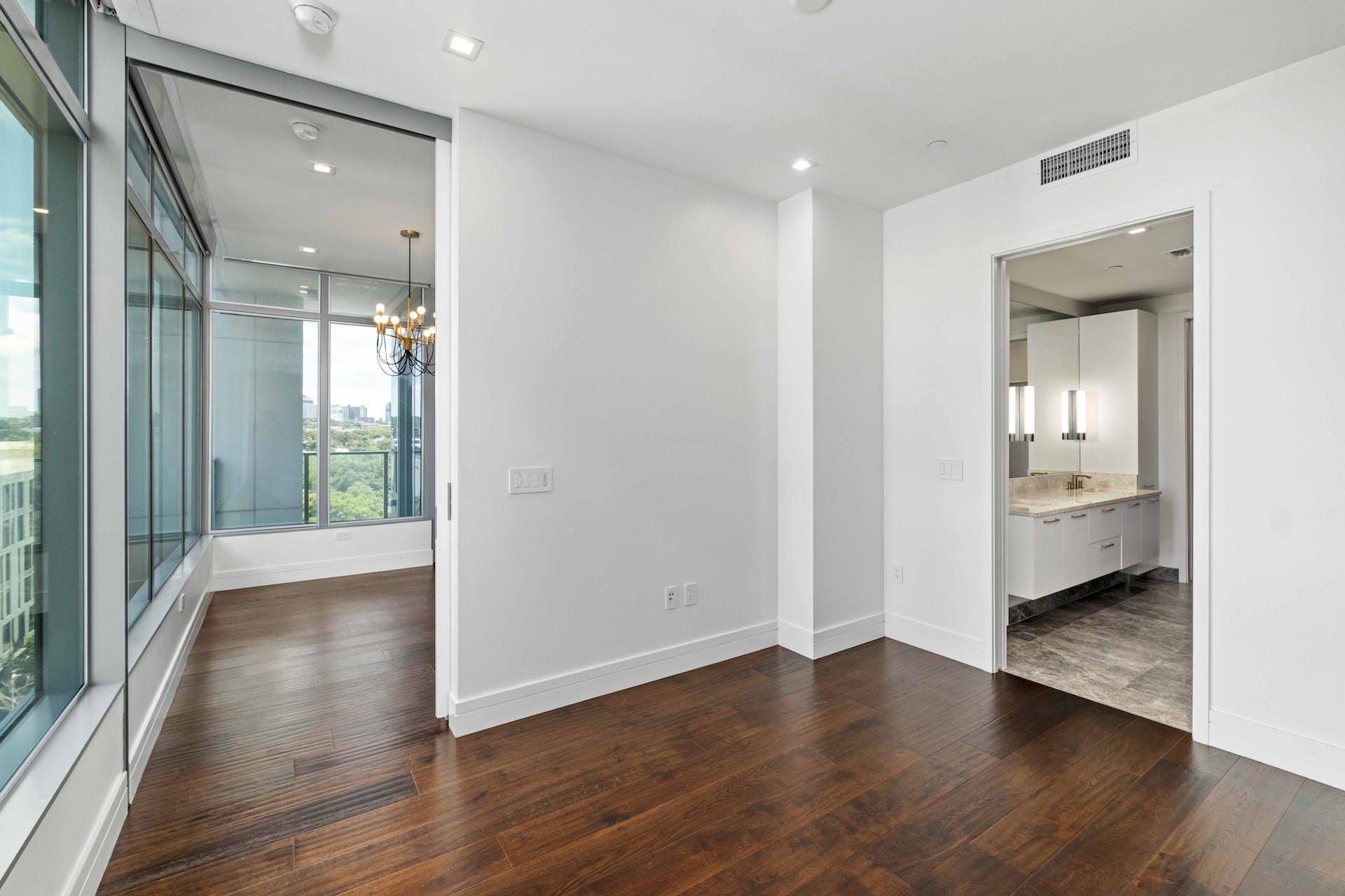 501 West Ave #1004