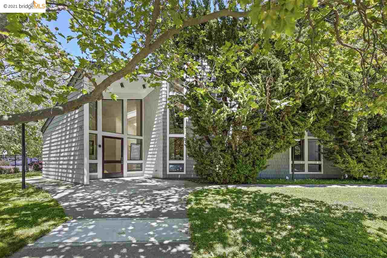 89 Emery Bay Dr