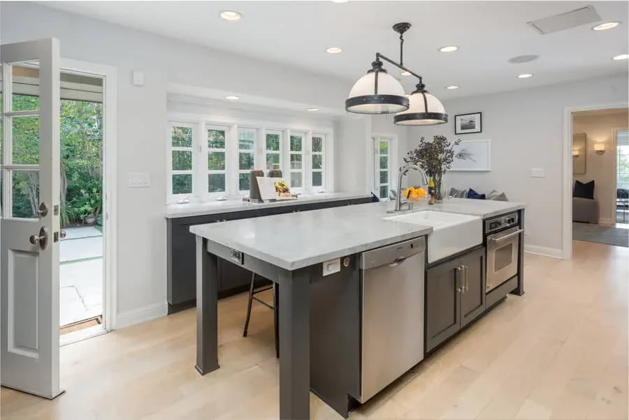 1423 N Doheny