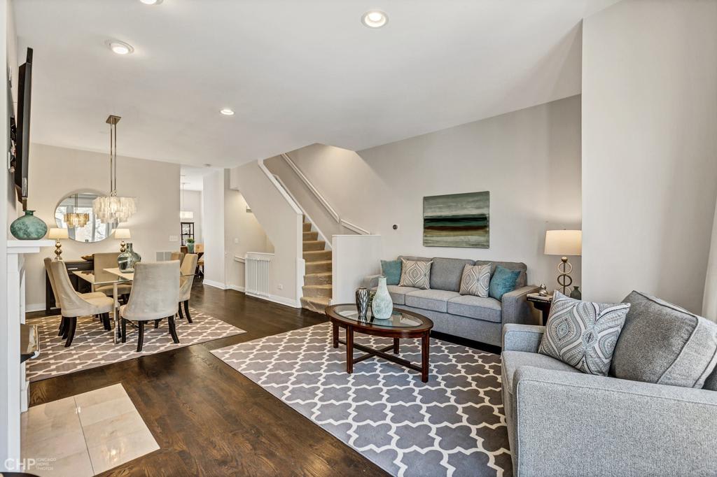 River West Townhome: 527 N Peoria