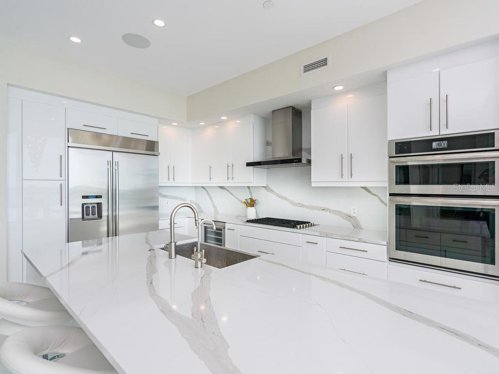 Vue Sarasota Bay Unit 1806