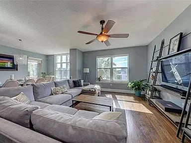 1238 E Kennedy Blvd # 403