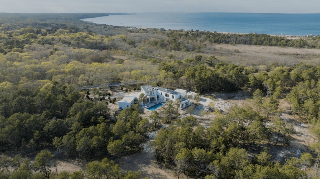 Discover Amagansett’s Hidden Dunes: A $15.9M Architectural Masterpiece by Lindy Woolcott