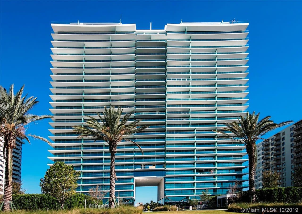 10201 Collins Ave #1107