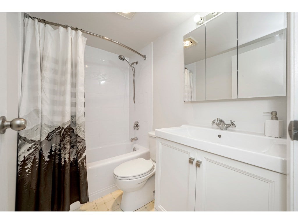 101-9149 Saturna Dr