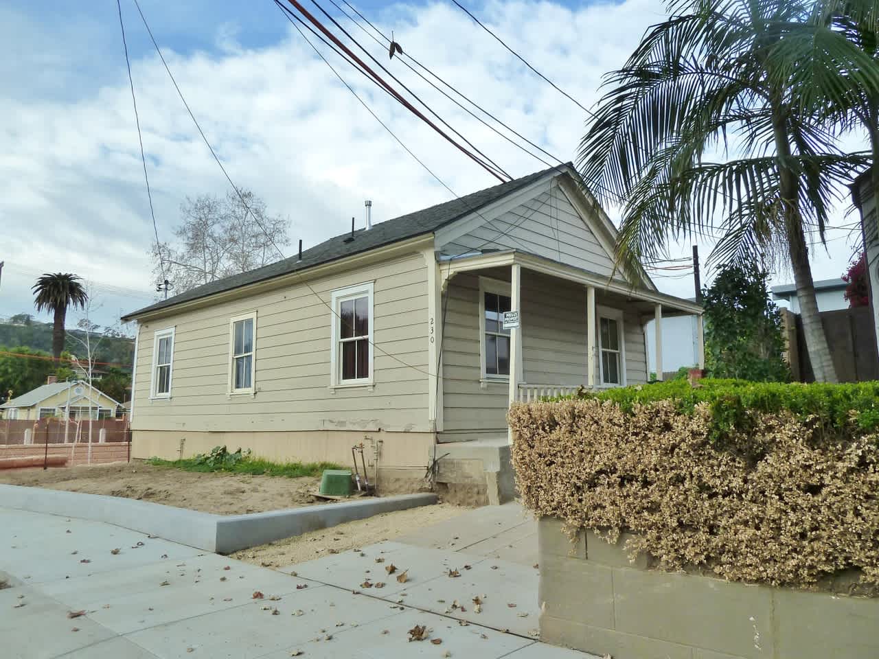230 W Cota St
