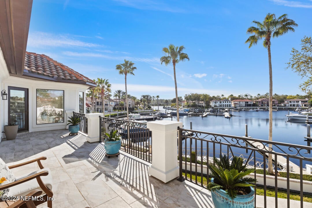 100 Harbourmaster Ct