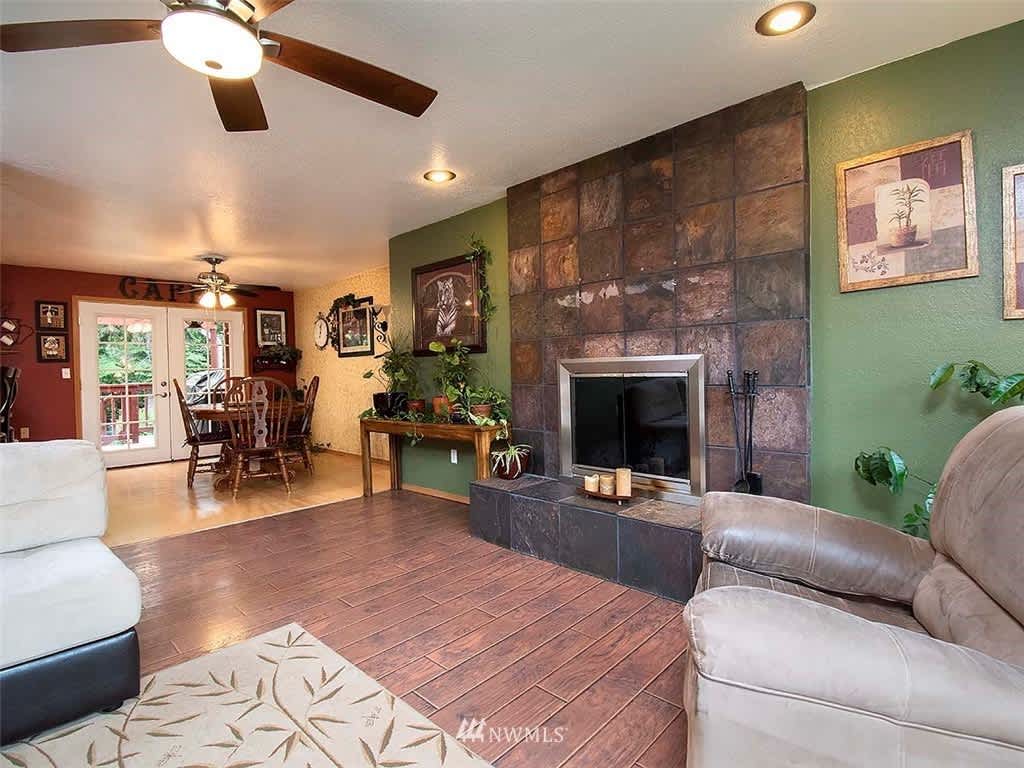 21030 Echo Lake Rd