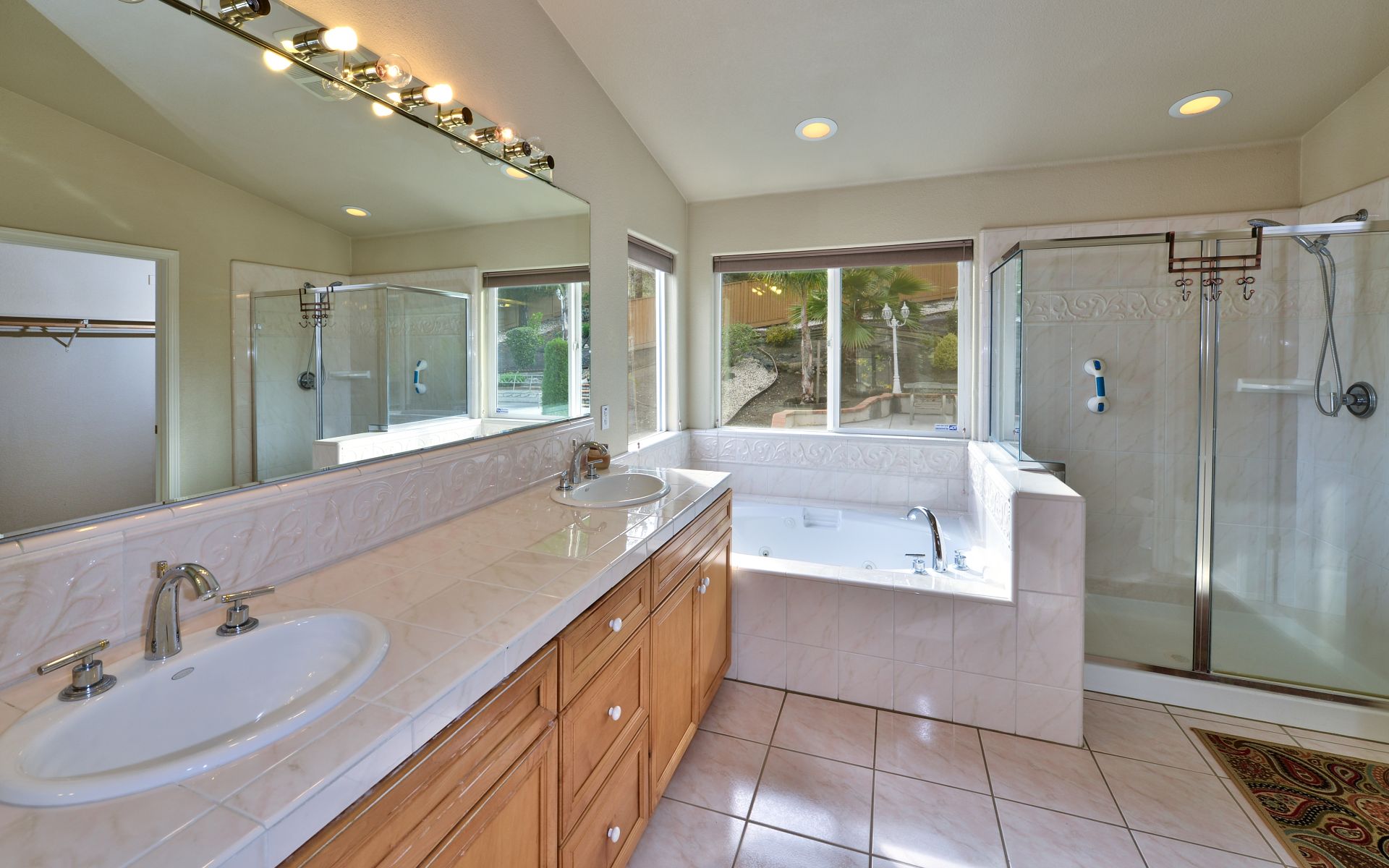 3428 Lake Park Ct