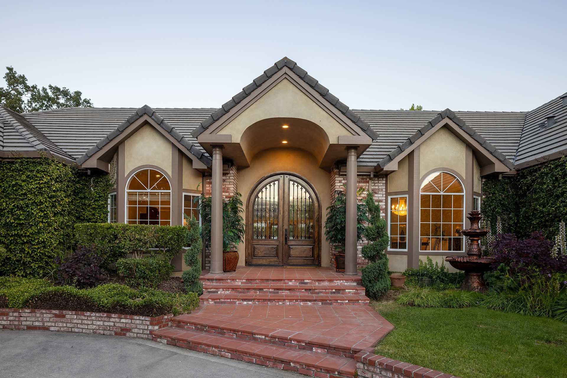 Stunning Equestrian Estate - 6 Sleepy Hollow Dr