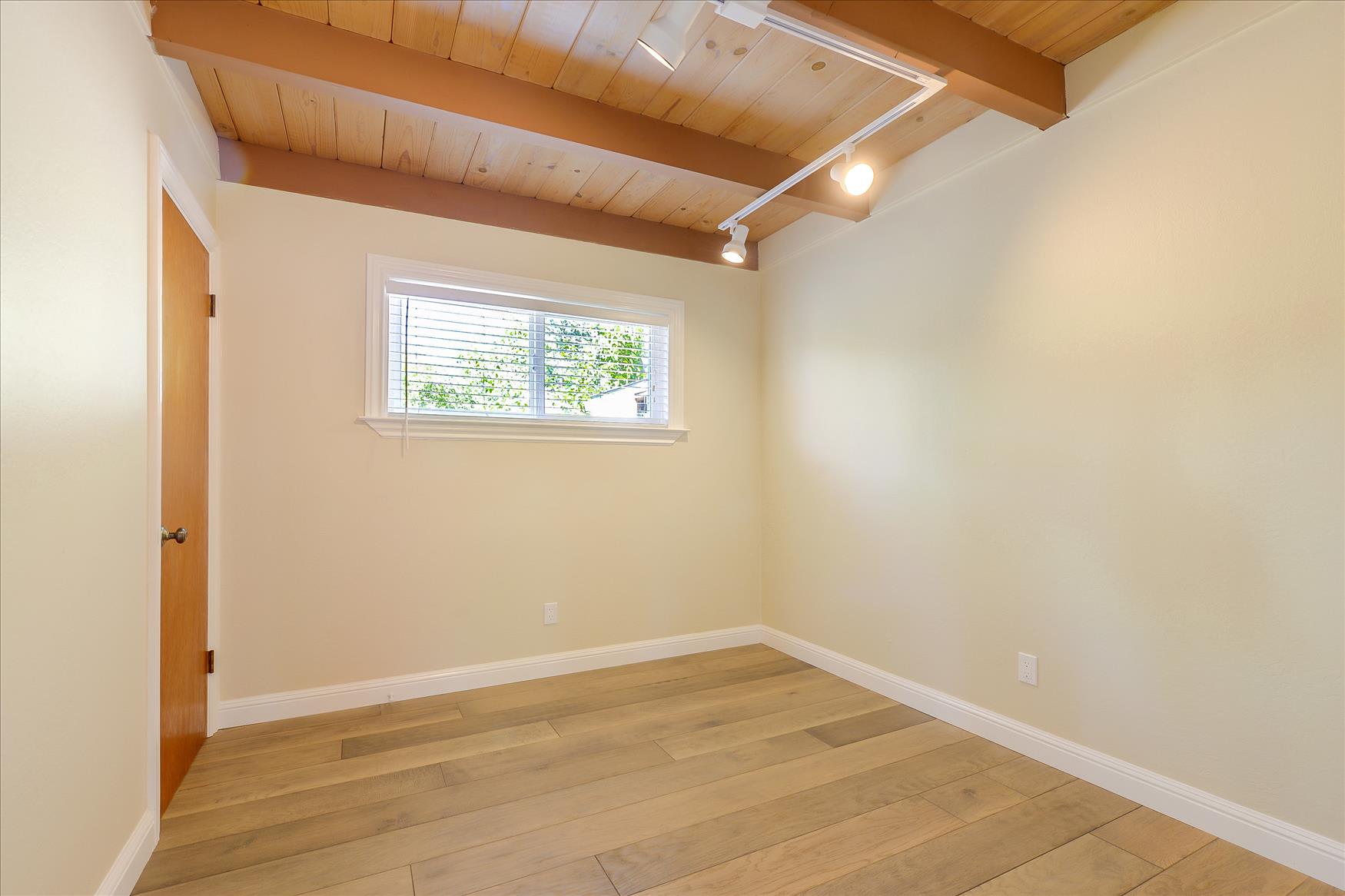 1590 Maddux Drive