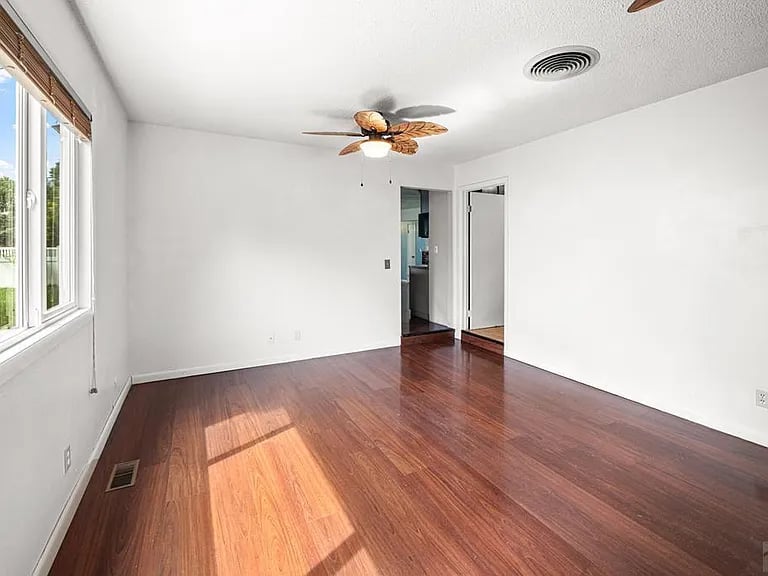 19 Cornell Cir