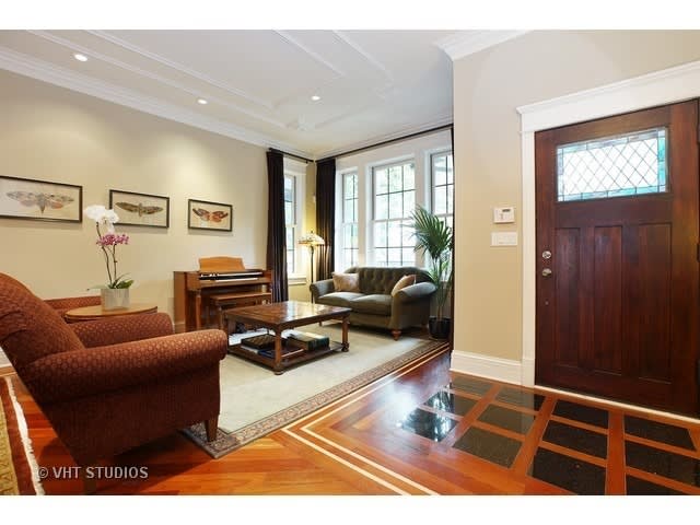2308 W Sunnyside Ave