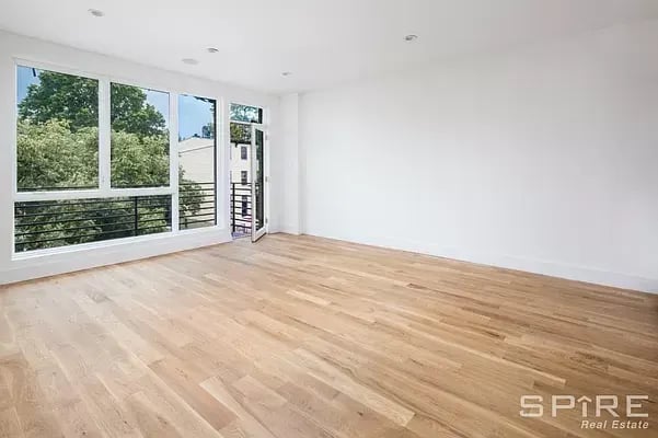 27 Van Buren Street Unit: 3R