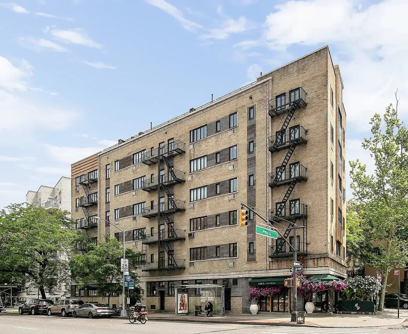 210 6th Ave, #4G