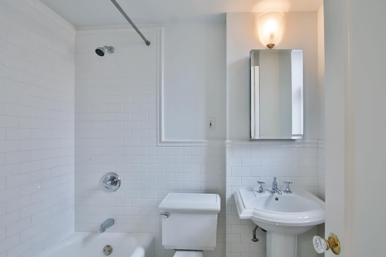 30 East 68th Street, Apt 7-A