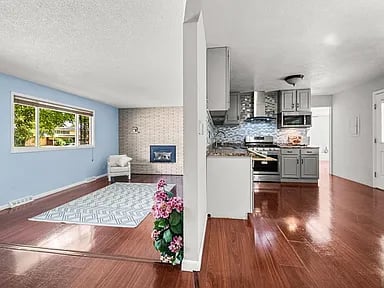 19 Cornell Cir