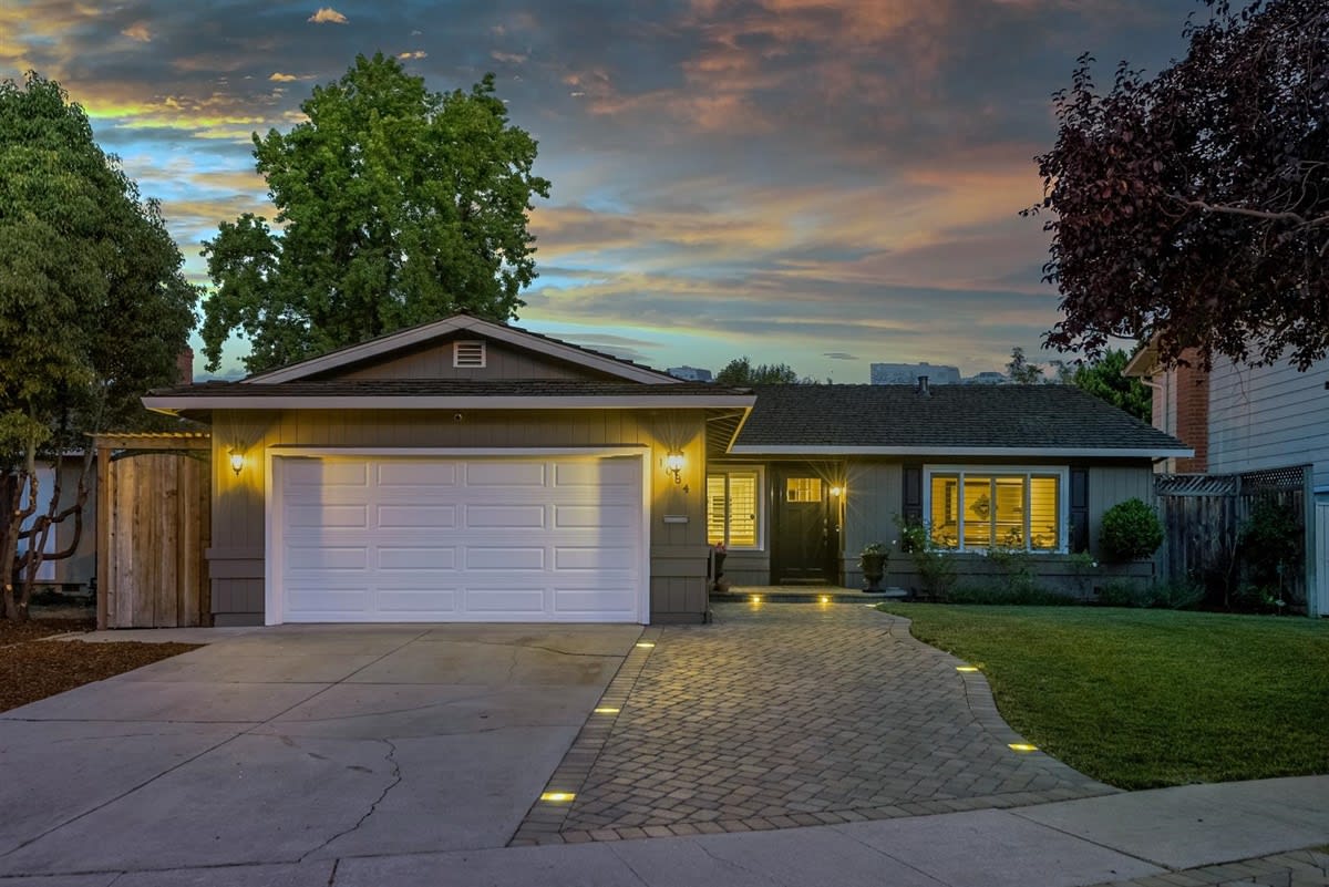 1084 Royal Acres Court