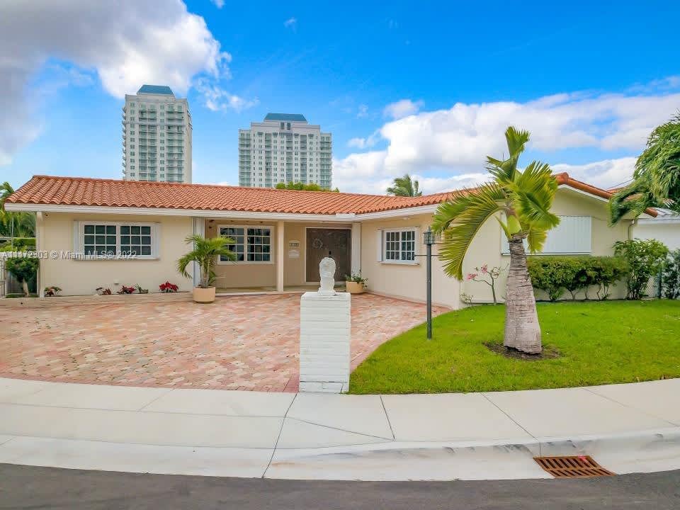 1250 NE 82nd St