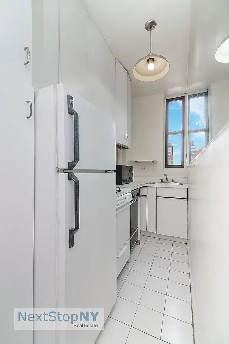504 W 110th St #9B