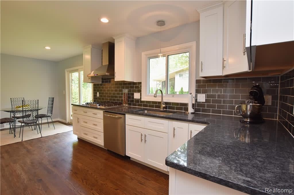 110 BALDWIN Road
