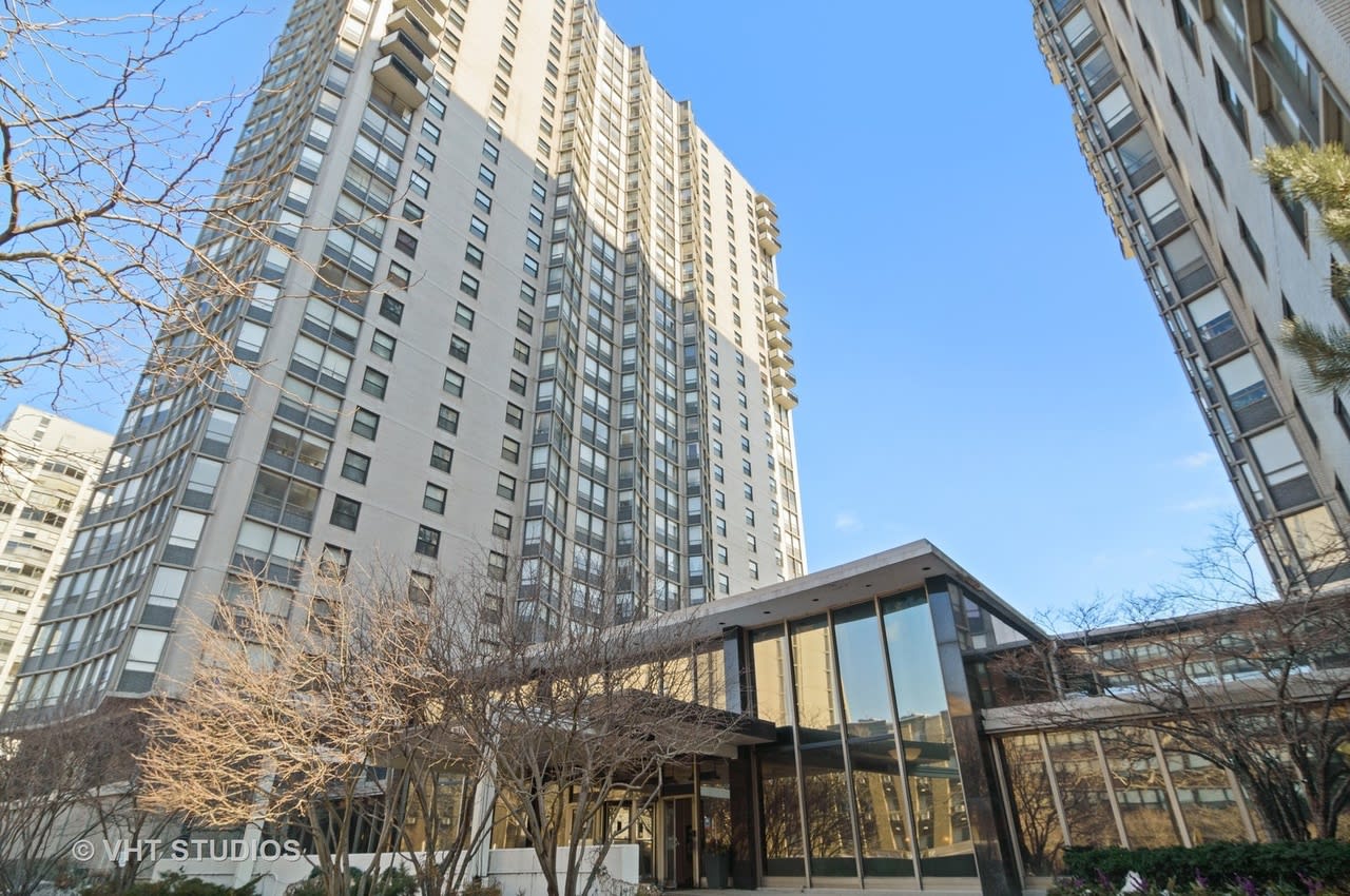 5701 N Sheridan Rd #8F