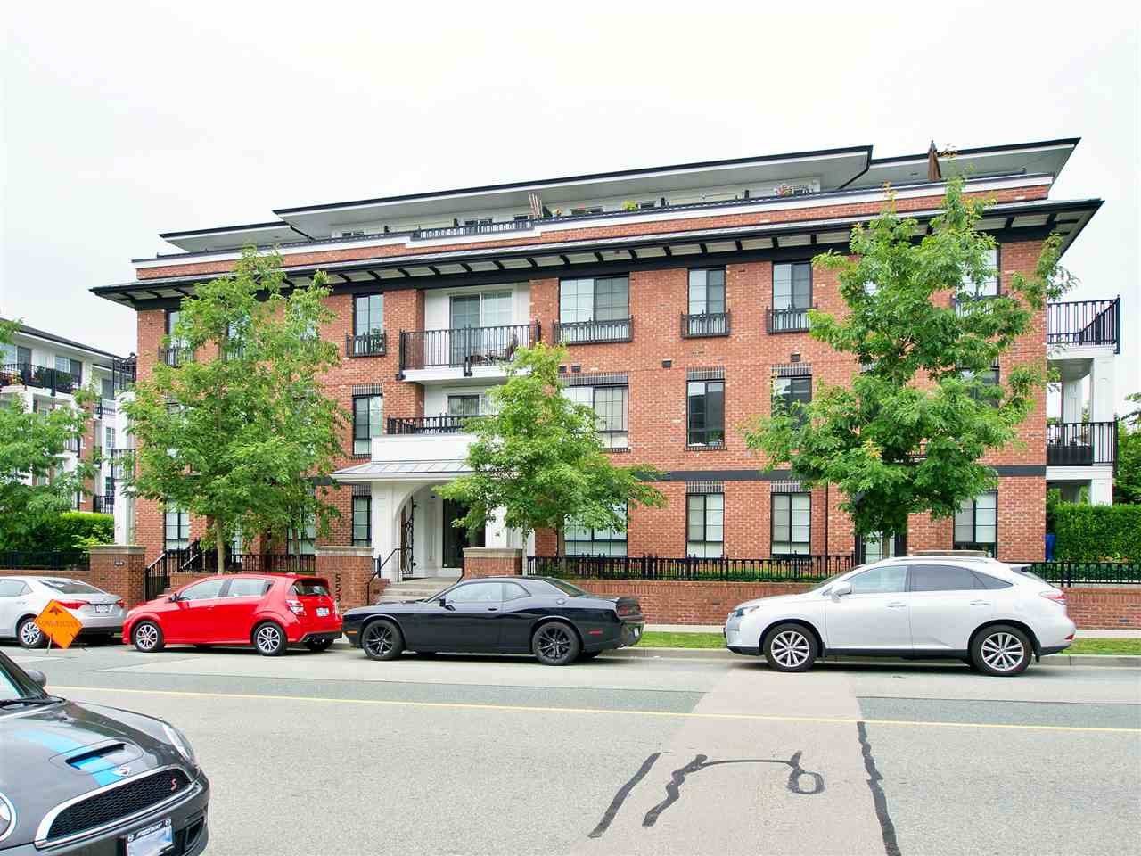 312-553 Foster Ave
