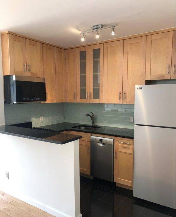 170 W 23rd St, #4R