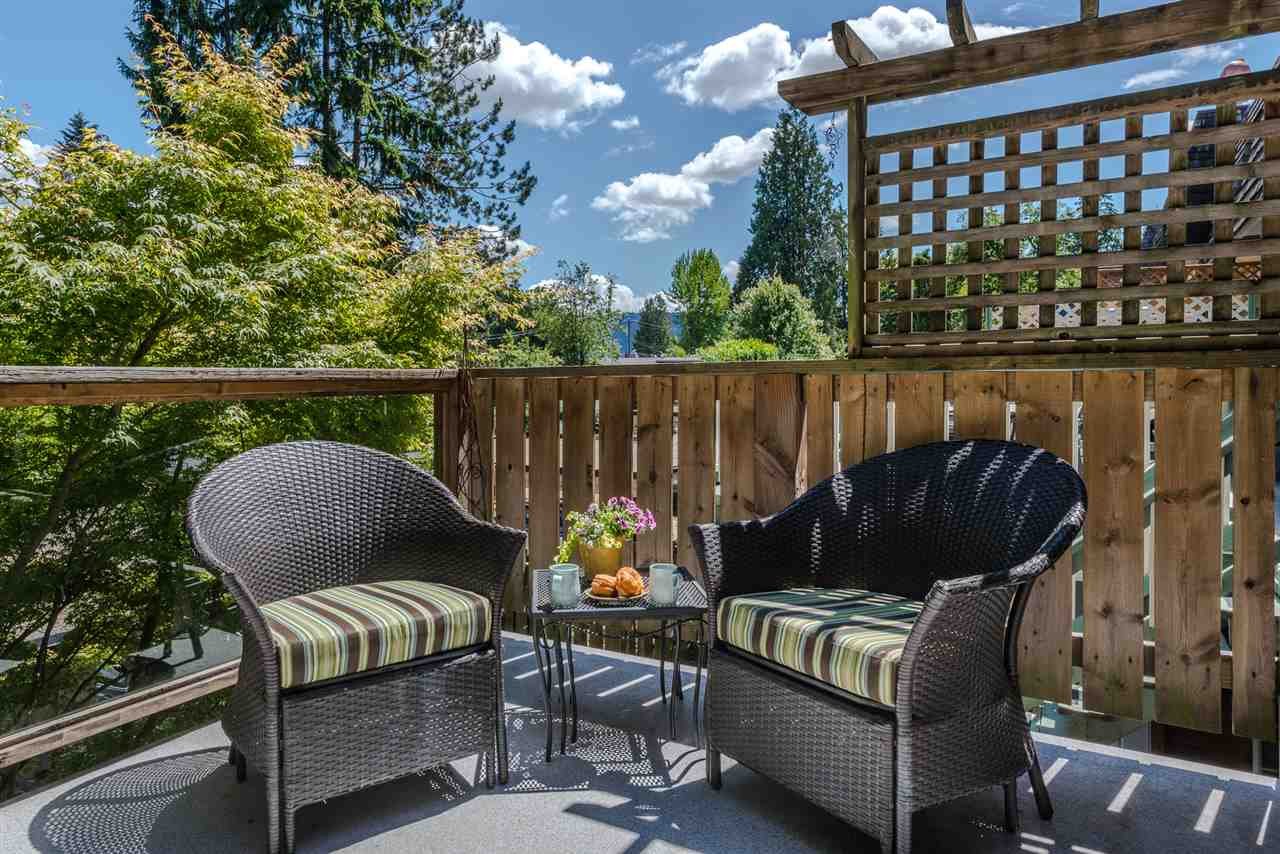 1196 Deep Cove Rd