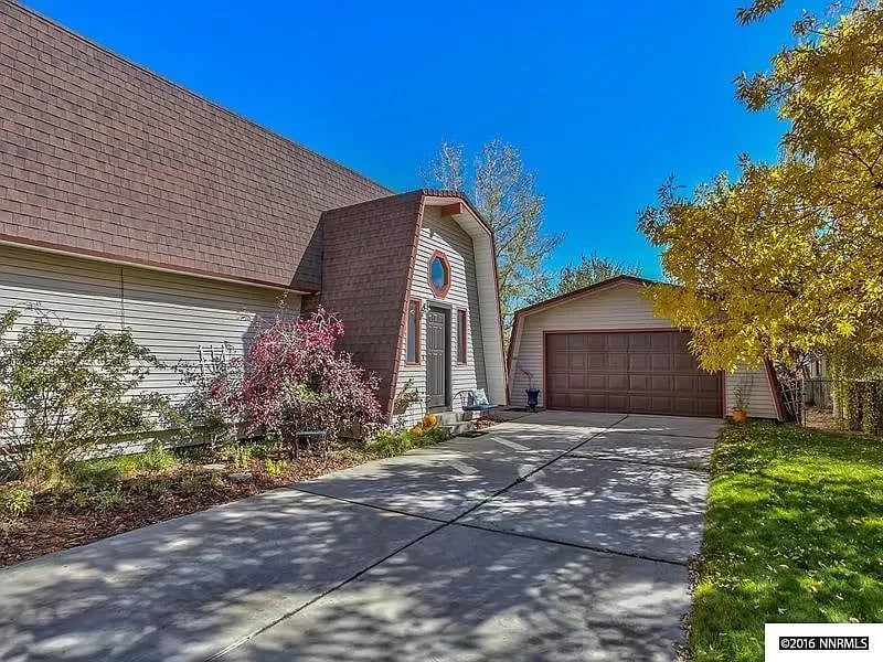 725 Bowles Ln