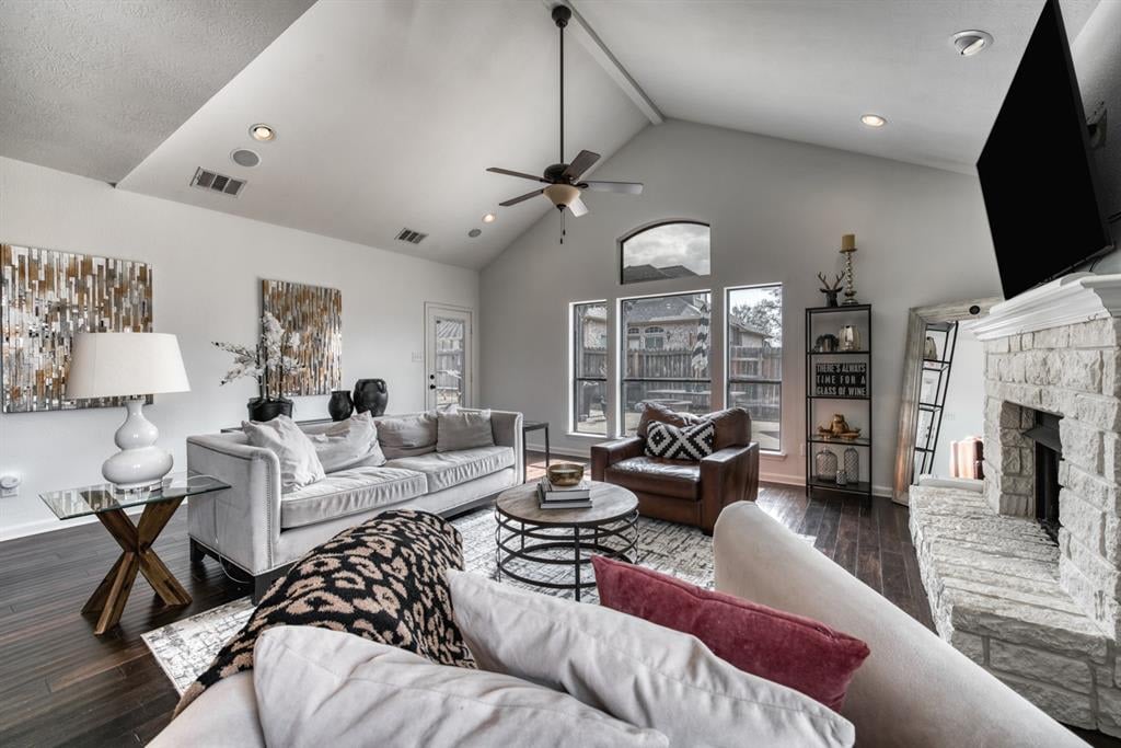 2411 Stone Castle Cir College Station, Tx 77845