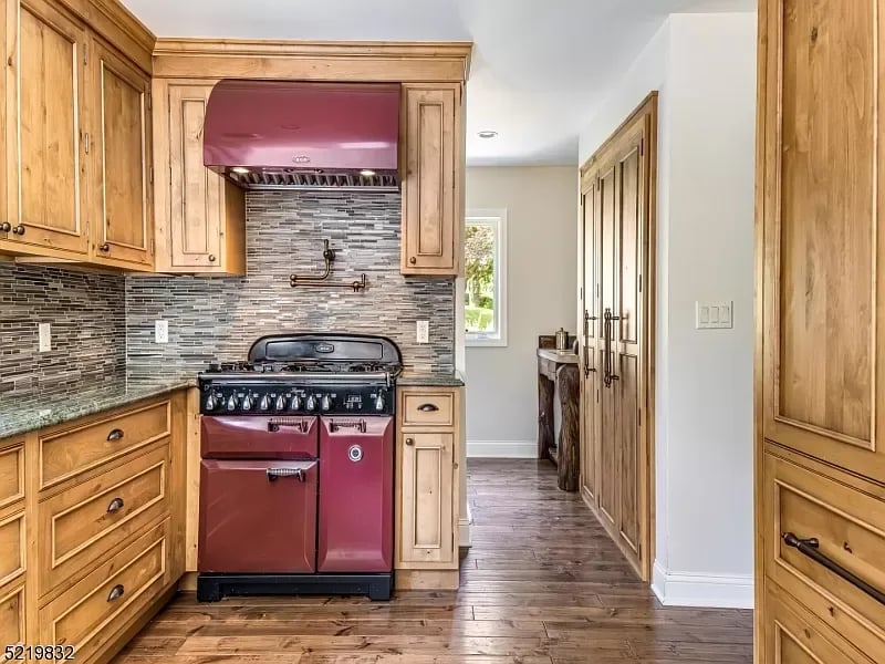 329 Mendham Rd, Bernardsville Boro, NJ 07924