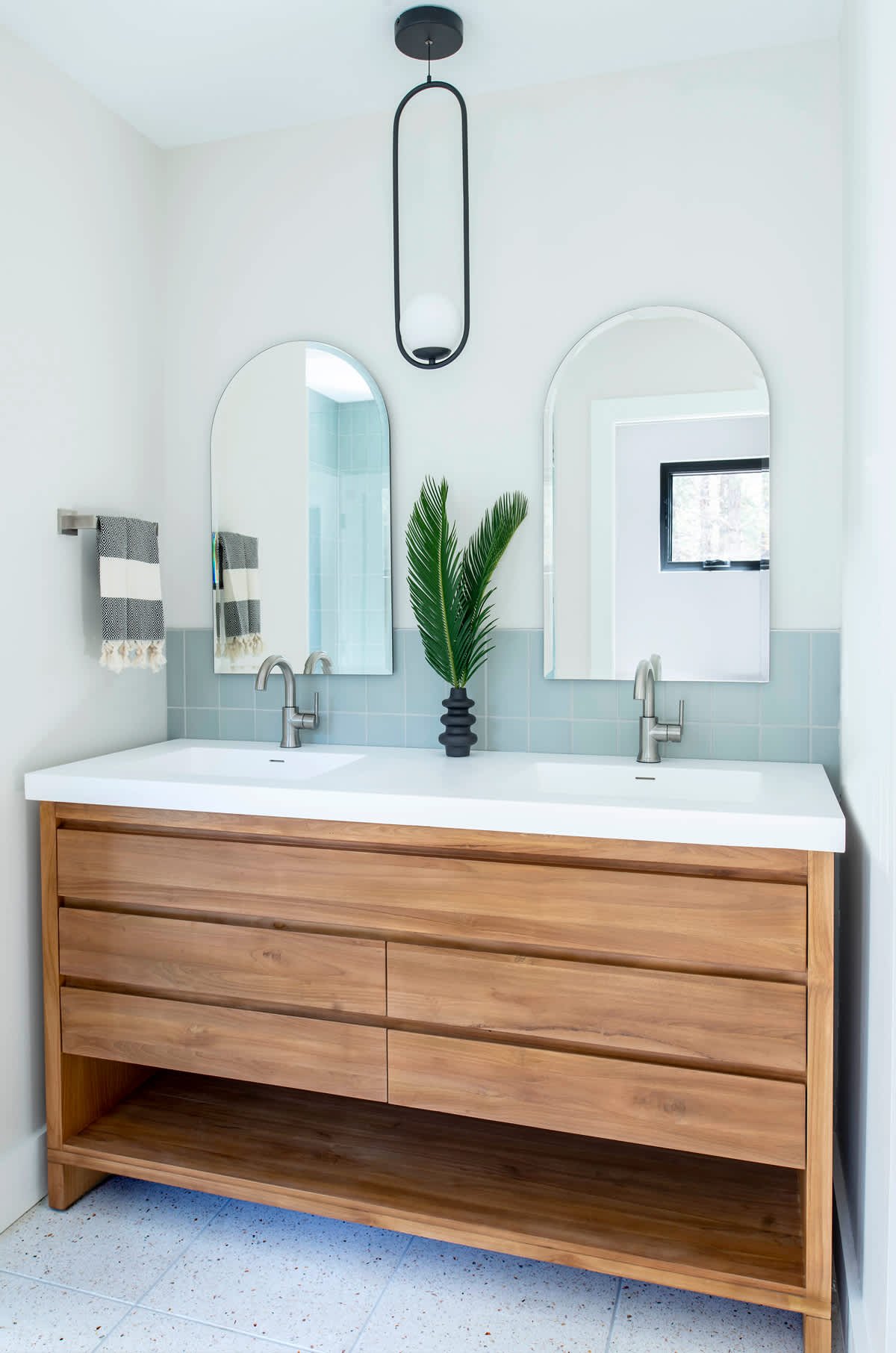 House Tour: Scandi-Modern Farmhouse