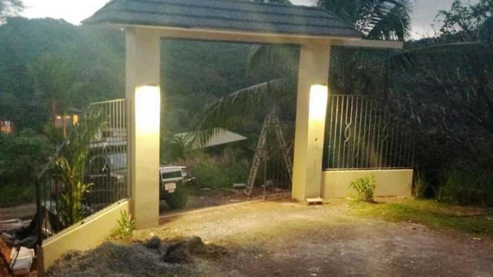 Casa Linda Vista with Ocean View Above Dominical Beach