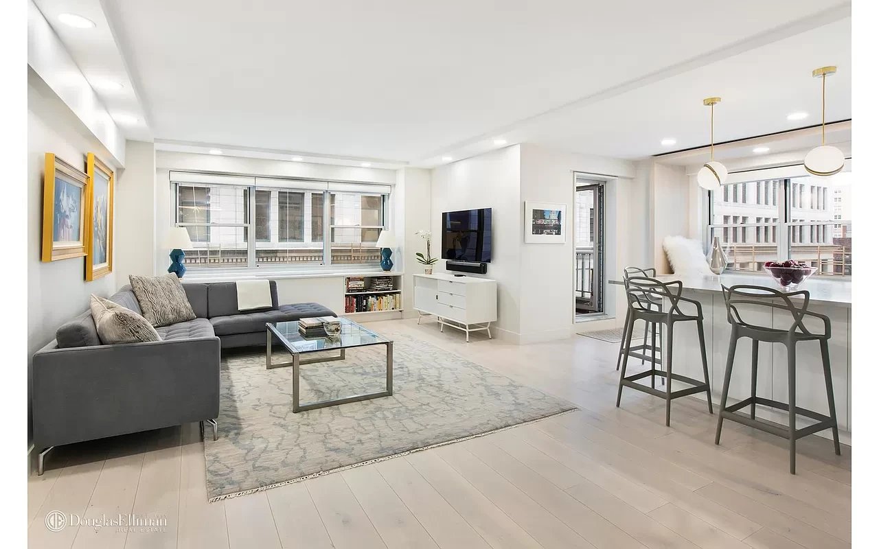 70 East 10th Street, 7A