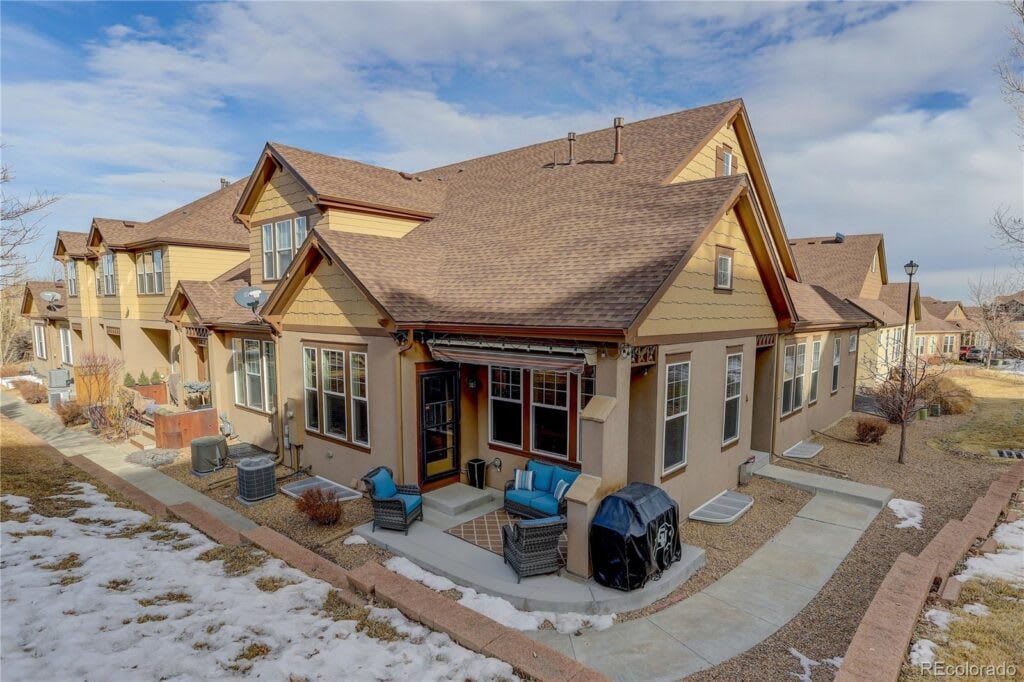 Low Maintenance Living with Mountain Views!