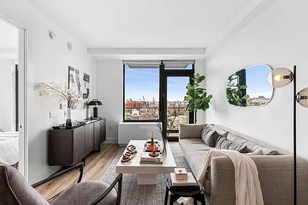 224 East 135th Street Unit: 1702