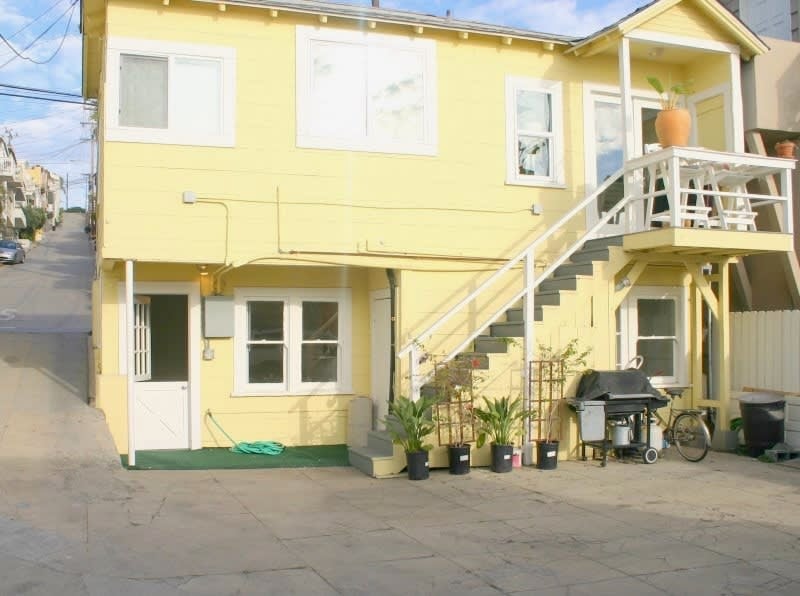 4210 The Strand