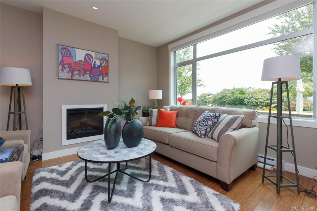 103-9820 Seaport Pl