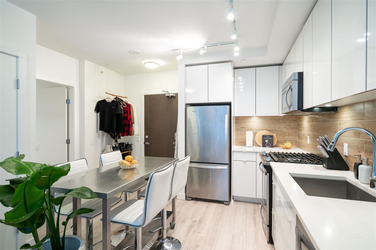 506-200 Nelson's Cres
