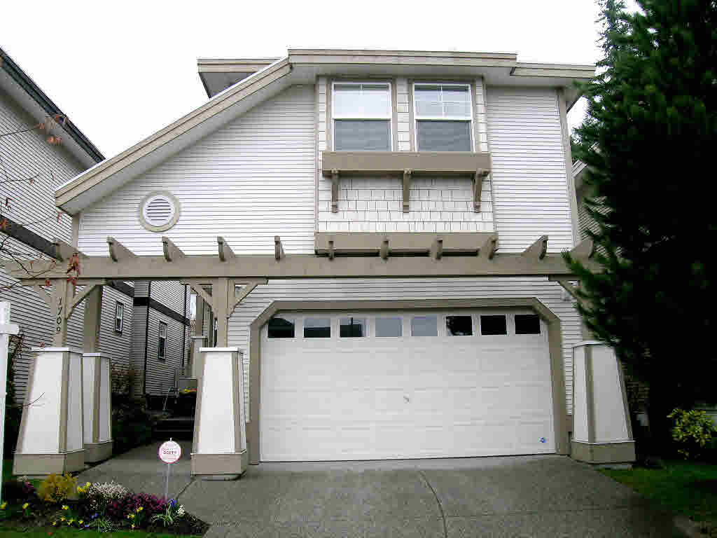 1709 Arbutus Pl