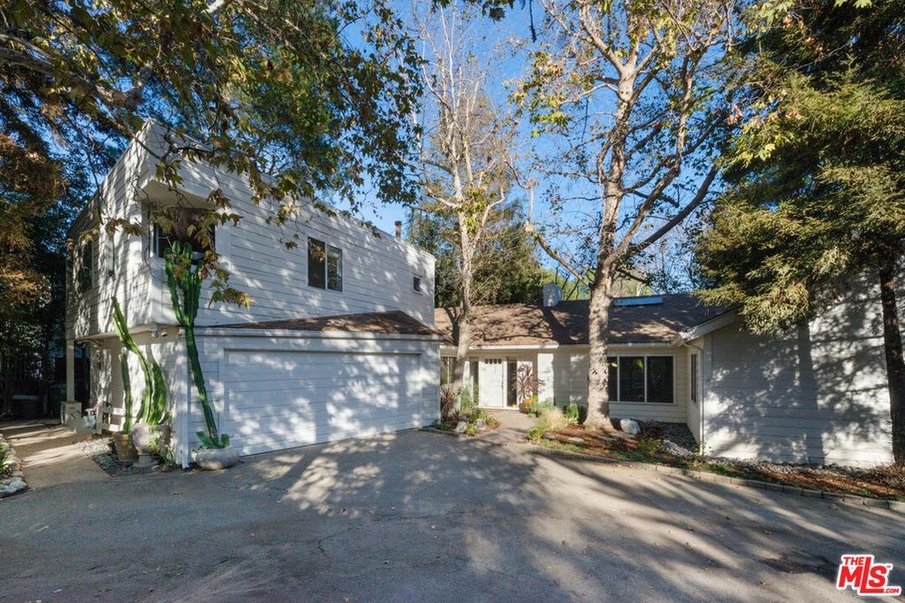 400 S Saltair Ave