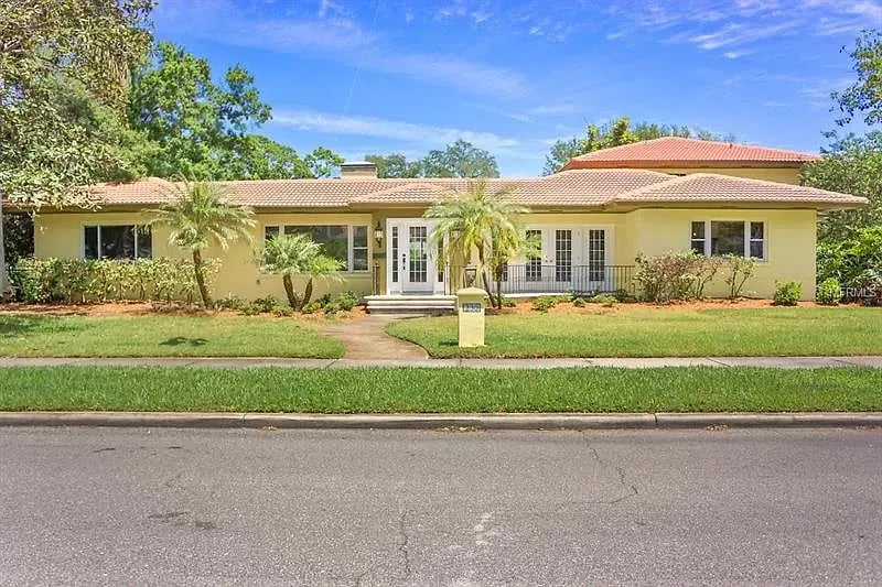 230 Bandera Way NE