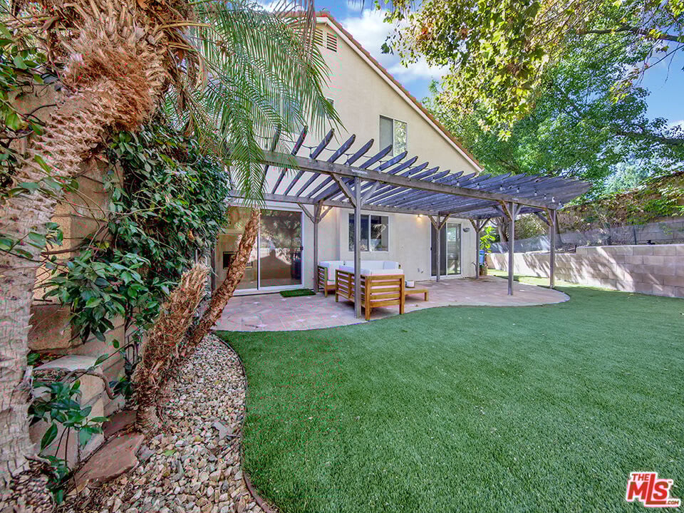 4713 Rhapsody Dr