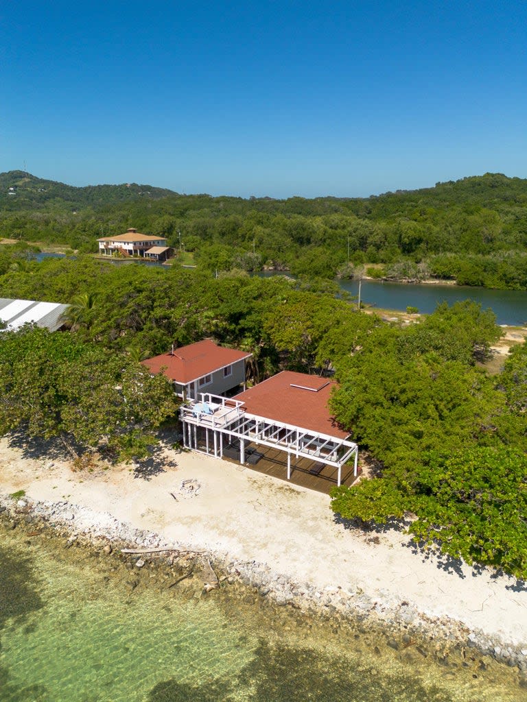 Coco View, Beachfront Paradise