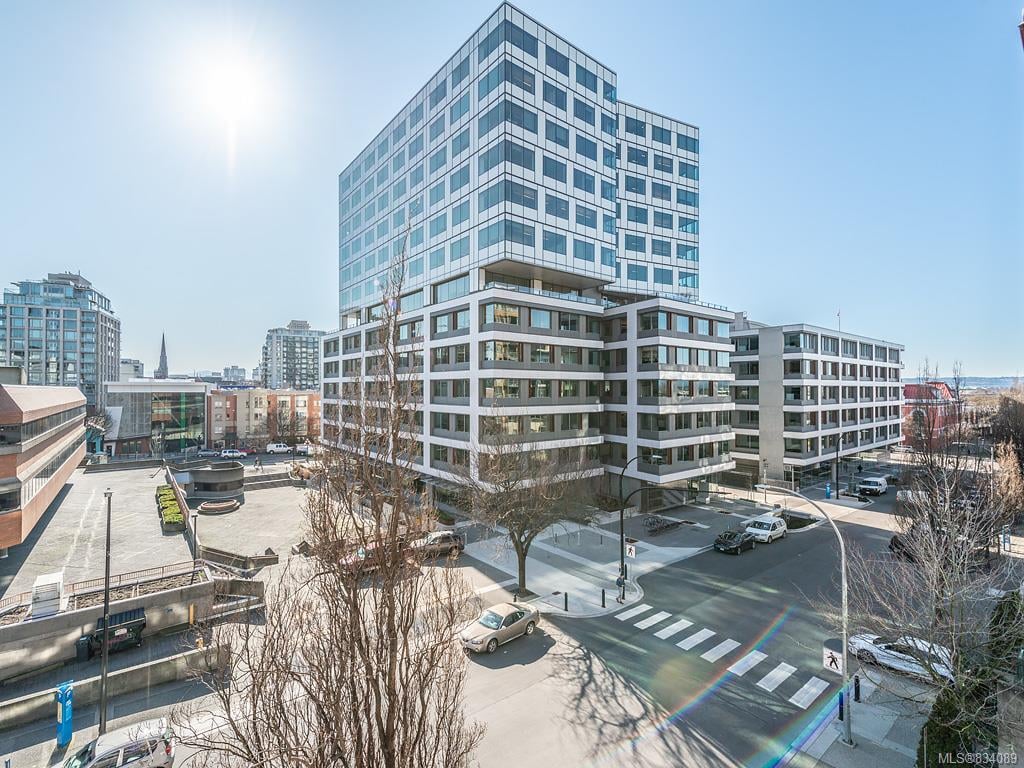 404-770 Cormorant St