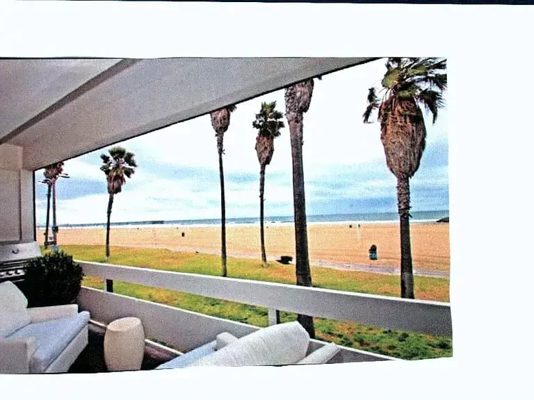 2411 Ocean Front Walk
